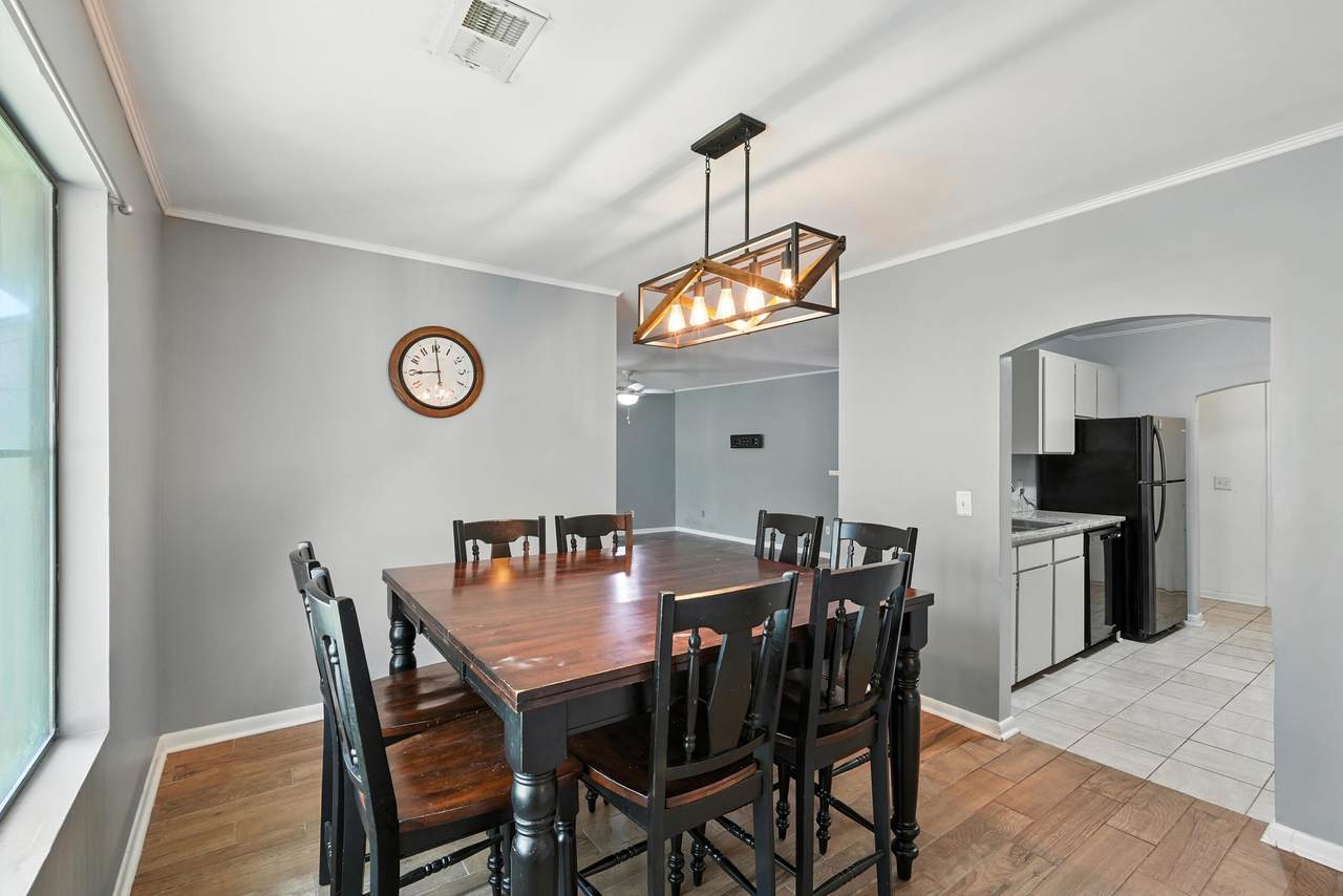 607 Greencastle Drive - Photo 1