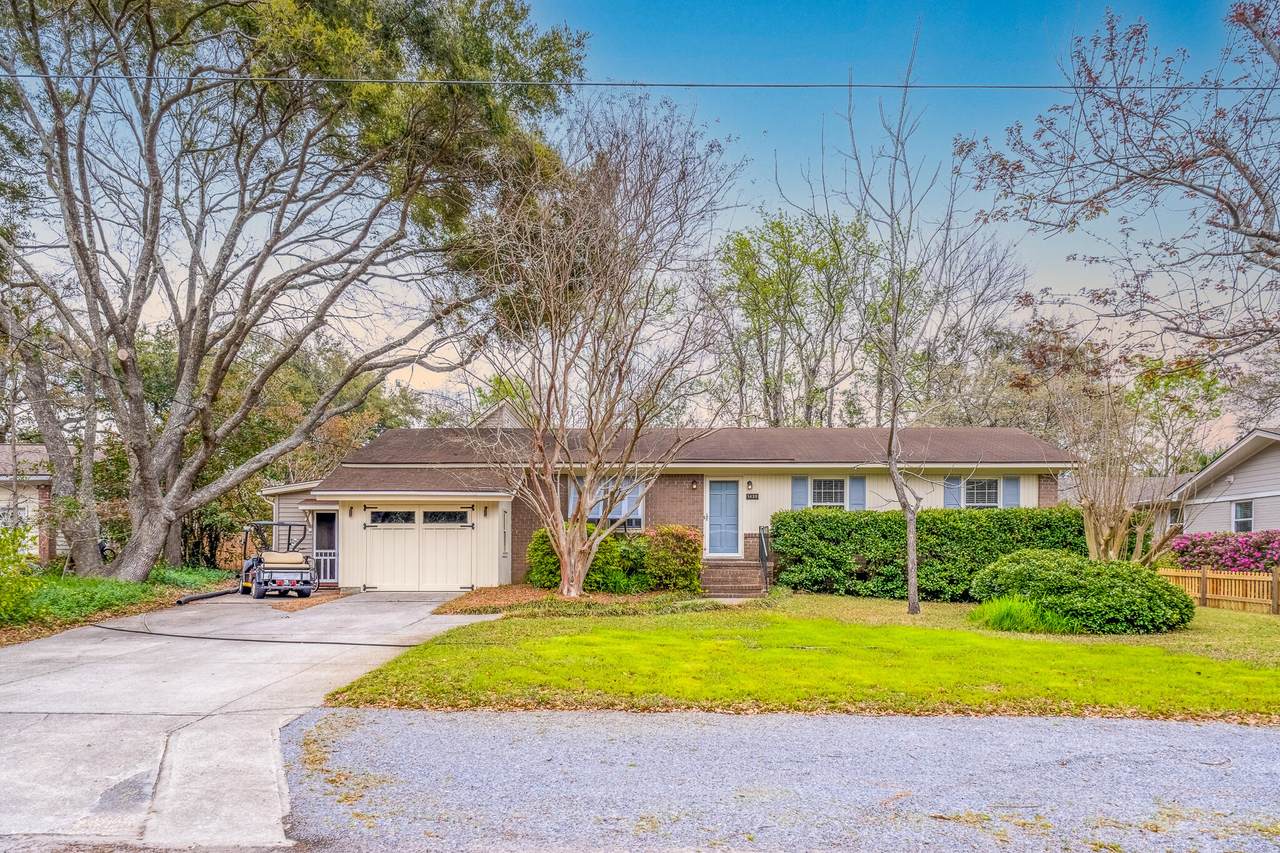 1439 Glencoe Drive - Photo 1