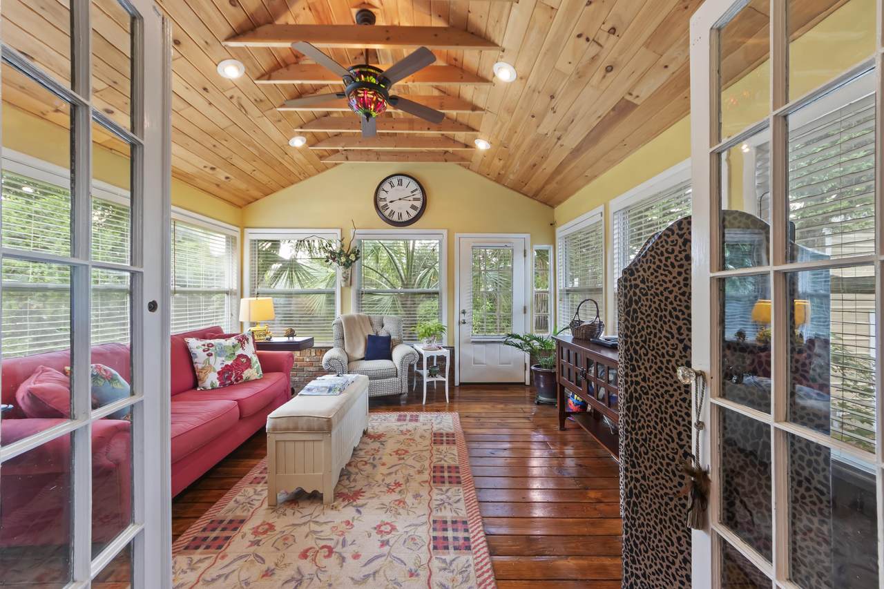 1637 Falmouth Street - Photo 1