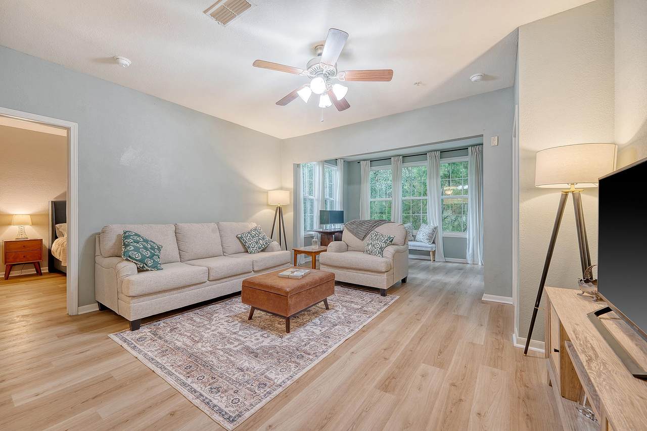 60 Fenwick Hall Allee - Photo 1