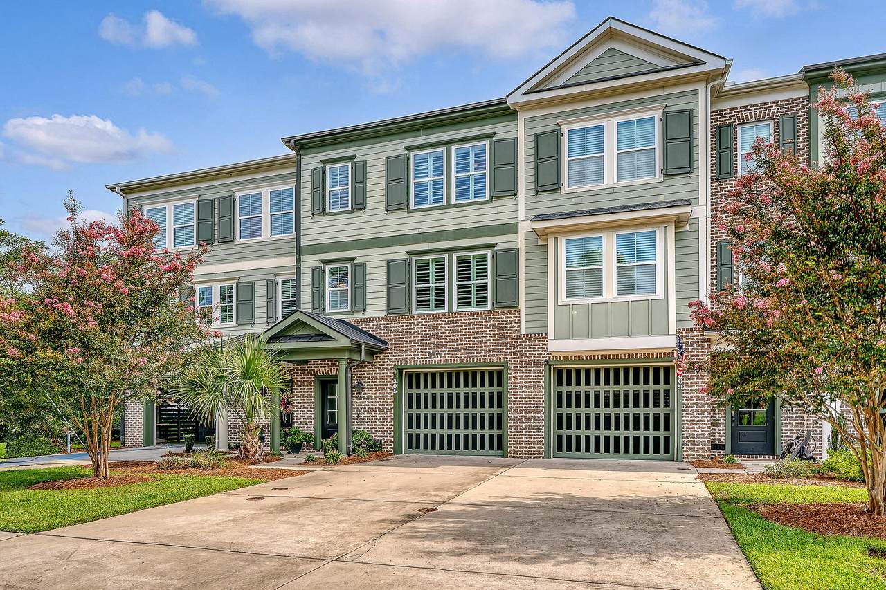 305 Etiwan Pointe Drive - Photo 1