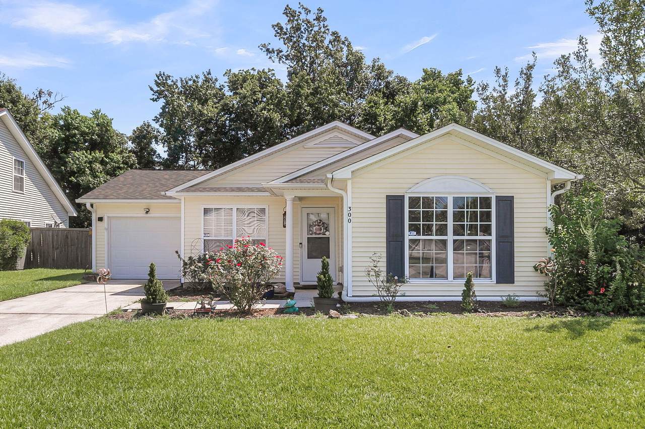 300 Burton Court - Photo 1