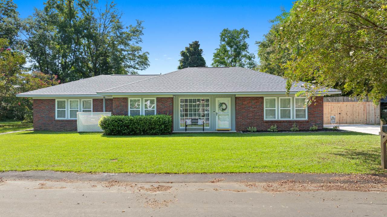 106 Goodwin Street - Photo 1