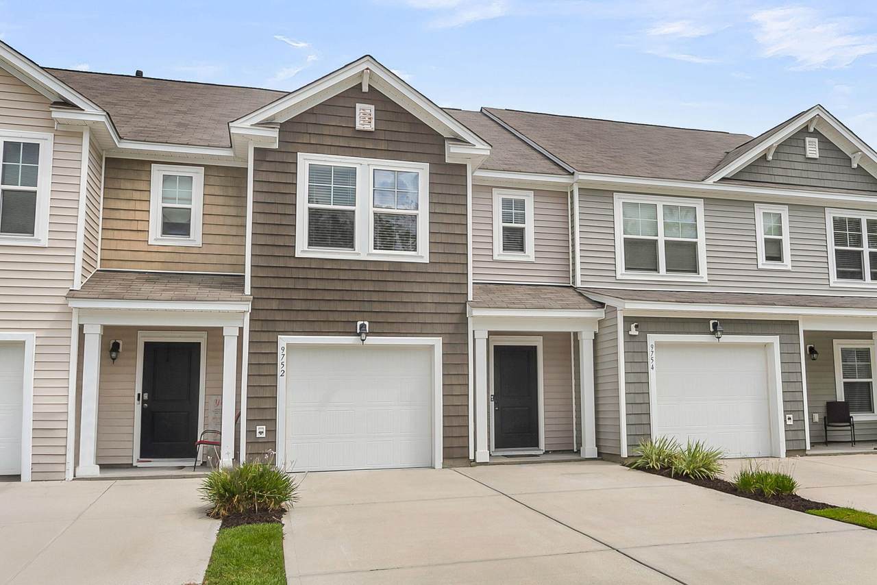 9752 Transplanter Circle - Photo 1