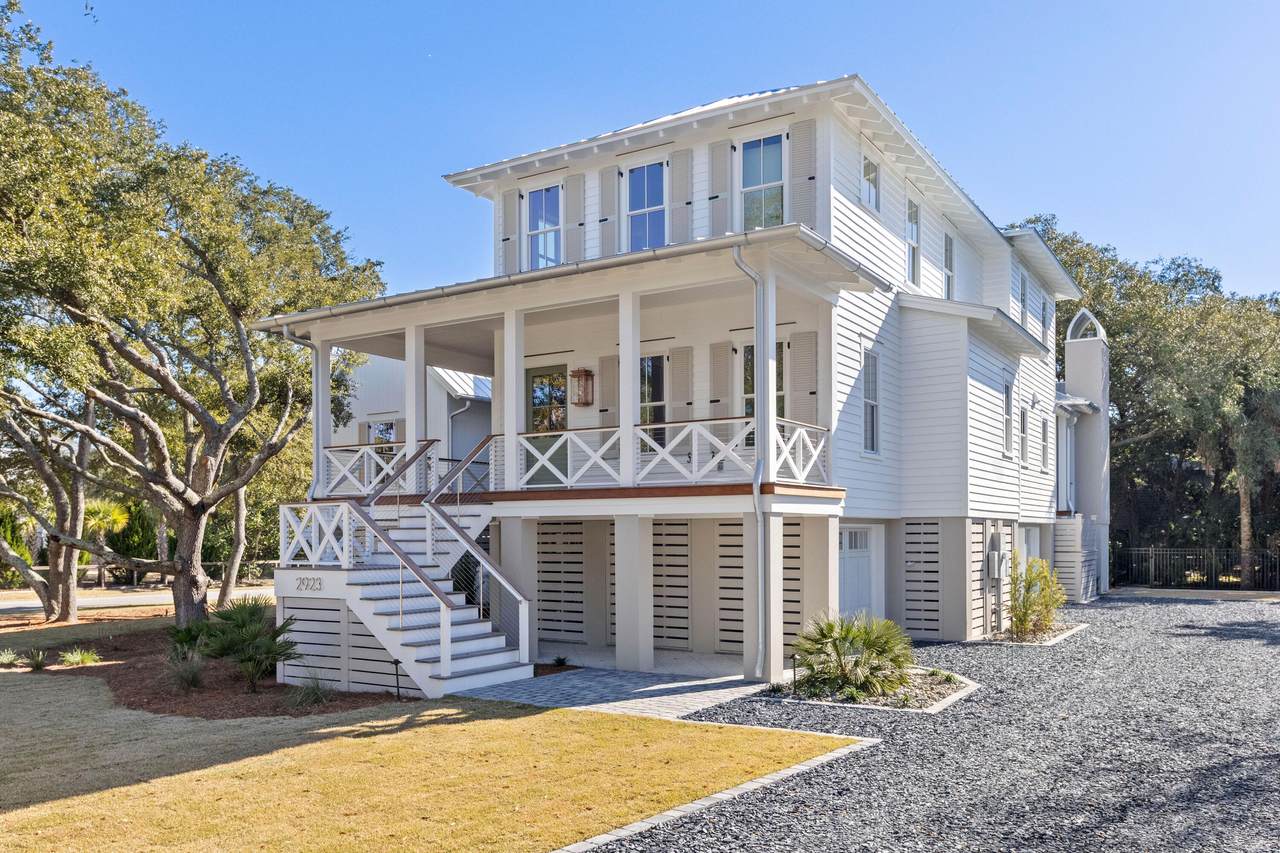 2923 Middle Street - Photo 1