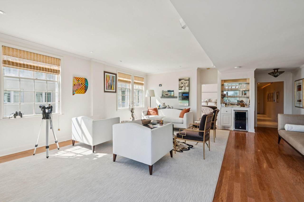 1 King Street - Photo 1