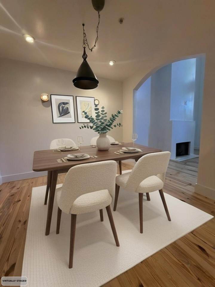 https://bt-photos.global.ssl.fastly.net/charleston/1280_boomver_2_25028965-2.jpg