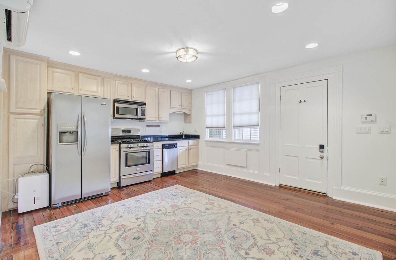 33 Pitt Street - Photo 1