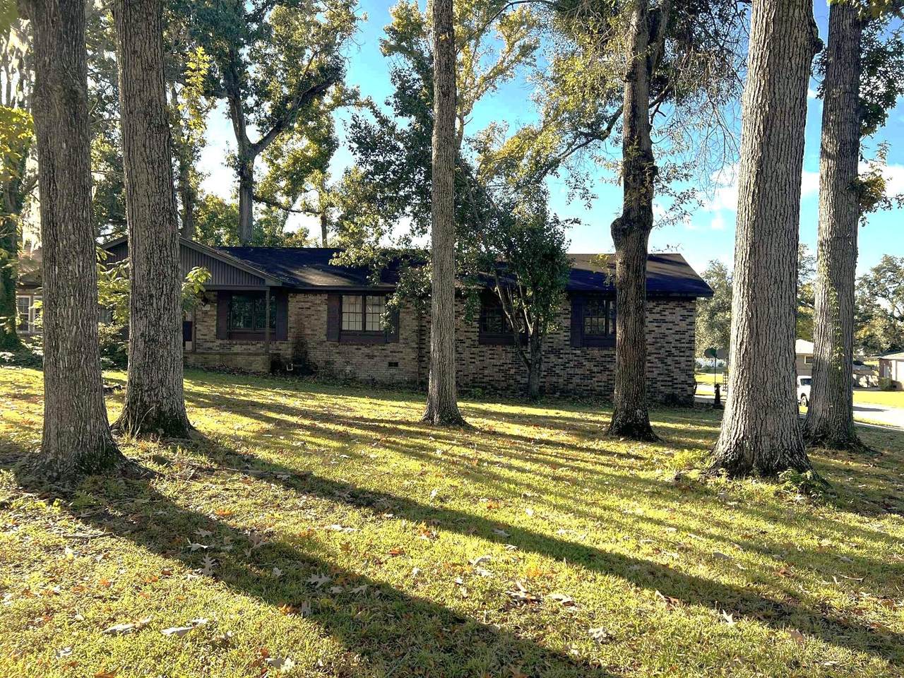 115 Hartford Drive - Photo 1