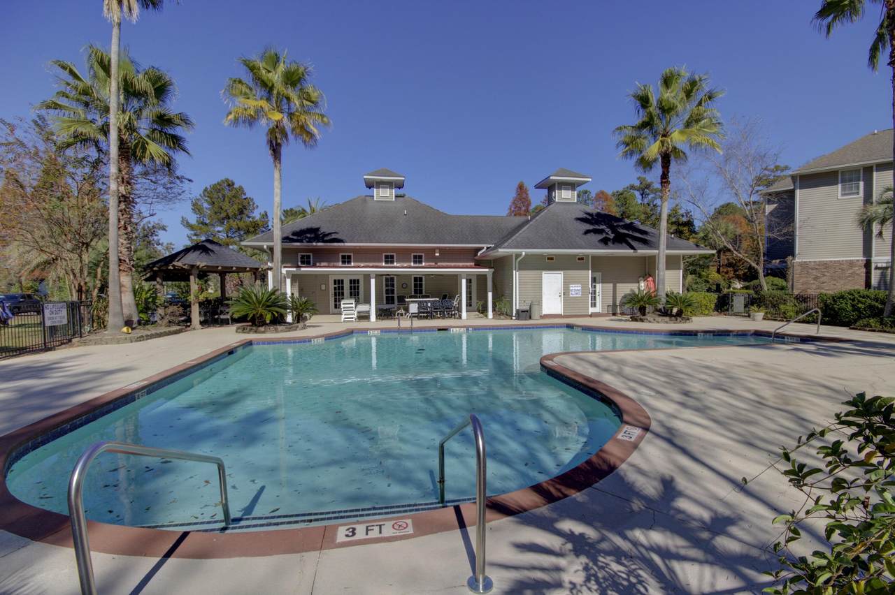 188 Midland Parkway - Photo 1