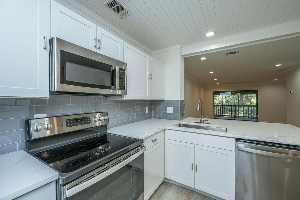 1530 Fort Johnson Road - Photo 1