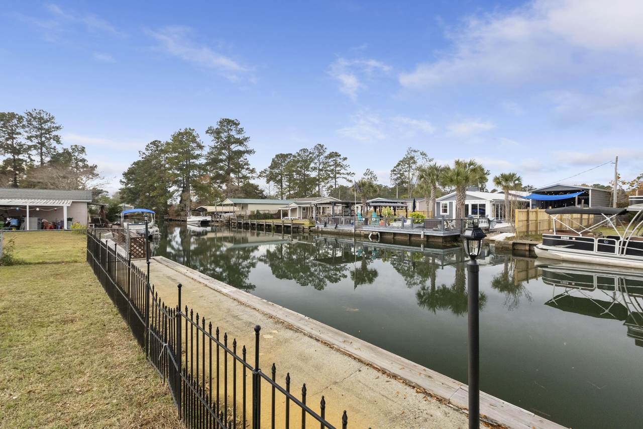 402 Chippendale Lane - Photo 1