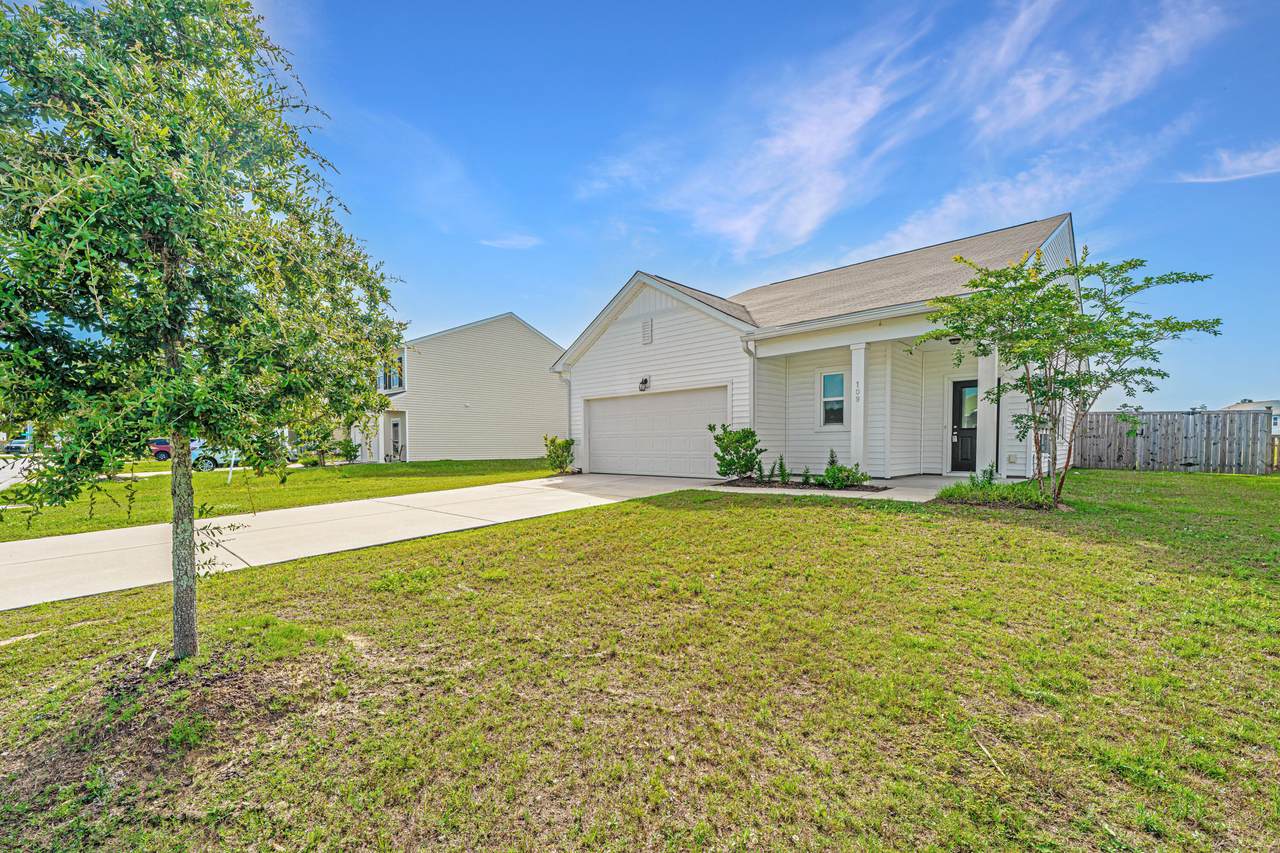 109 Lyra Lane - Photo 1