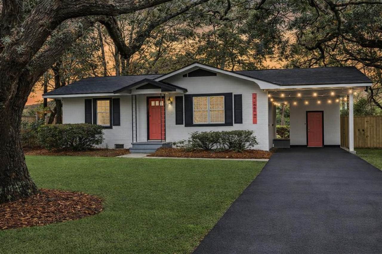 2632 Ridgewood Avenue - Photo 1