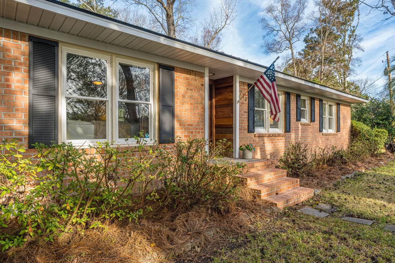 719 Swan Avenue - Photo 1