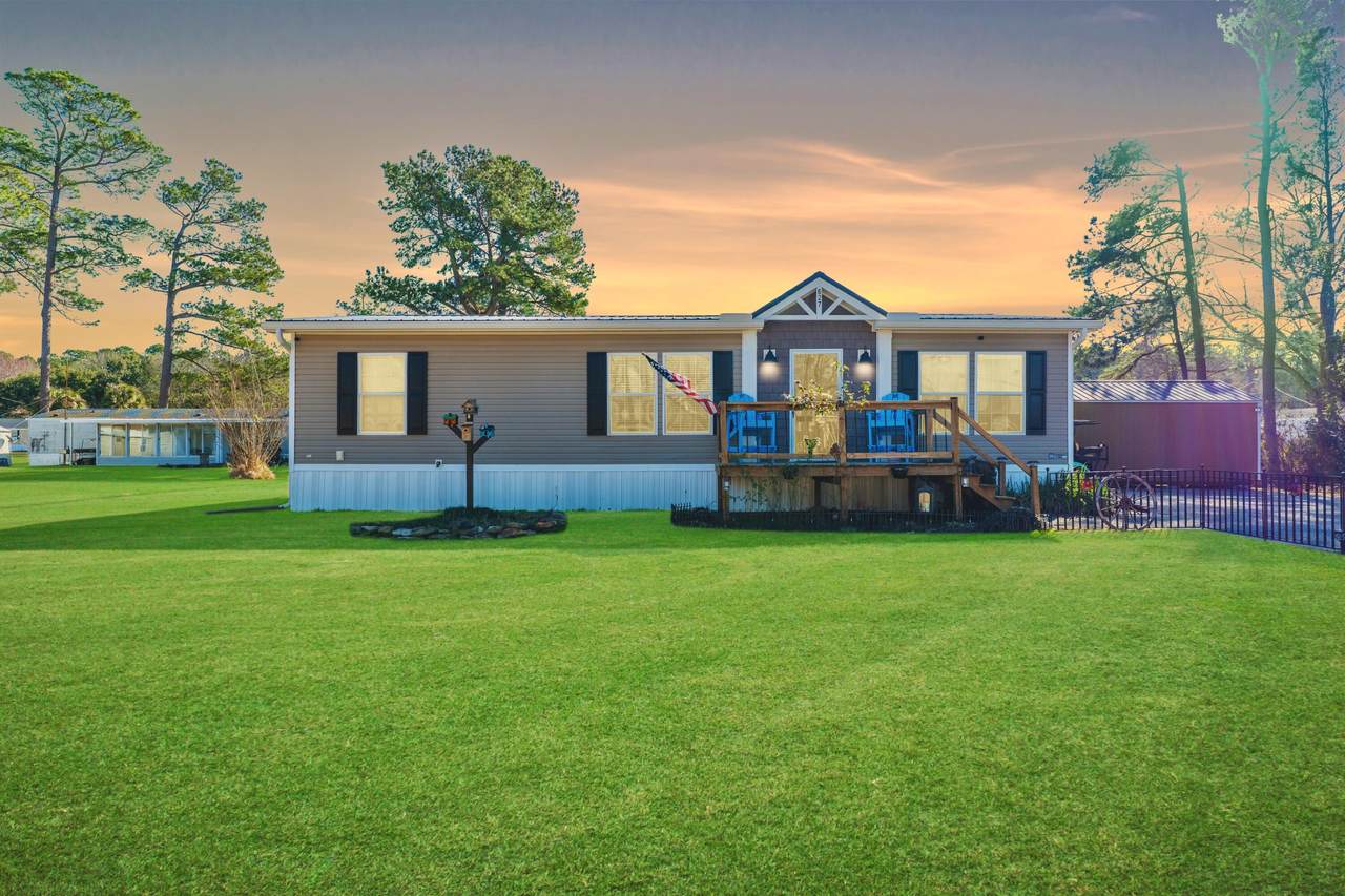 627 Lakeside Drive - Photo 1