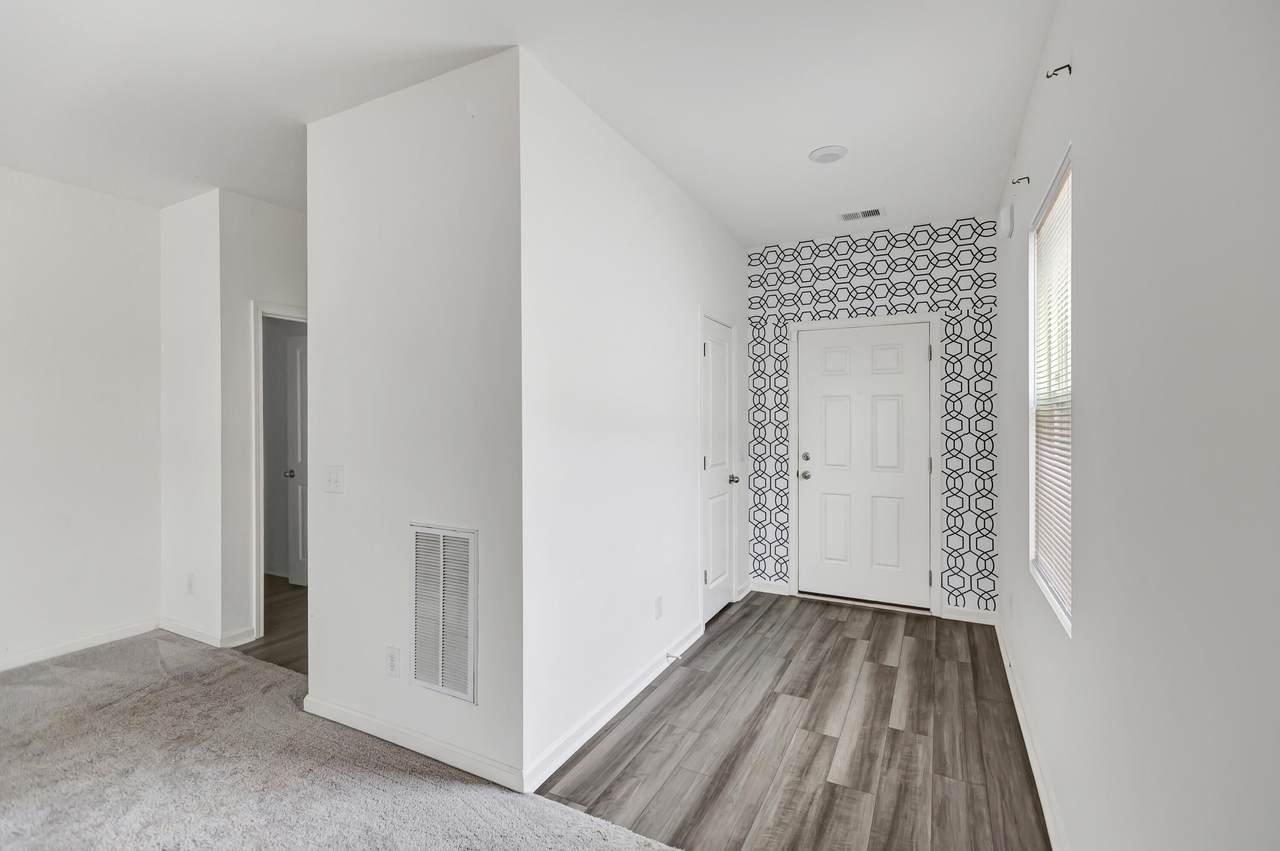 475 Pender Woods Drive - Photo 1