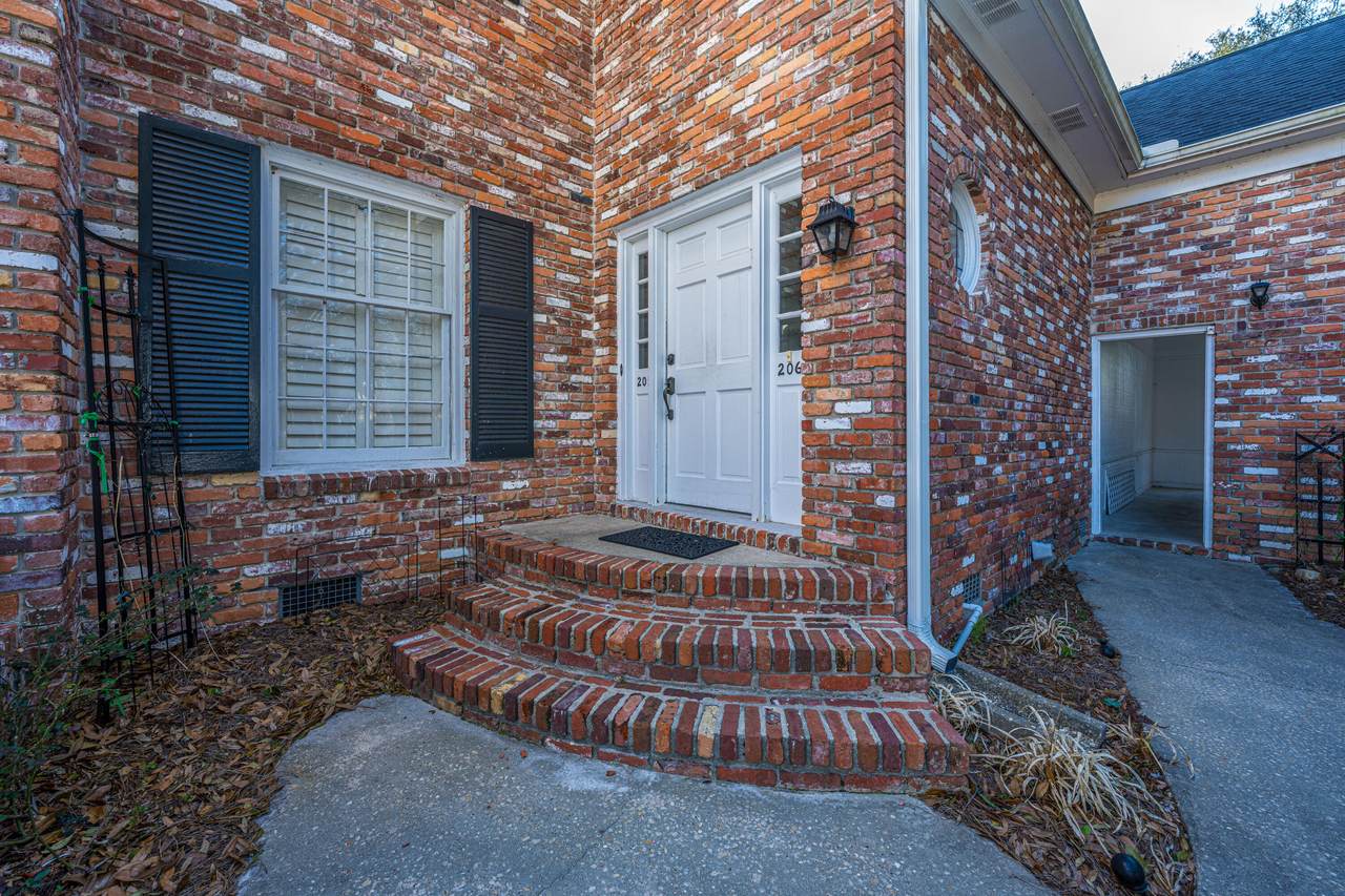 205 Woodlake Drive - Photo 1