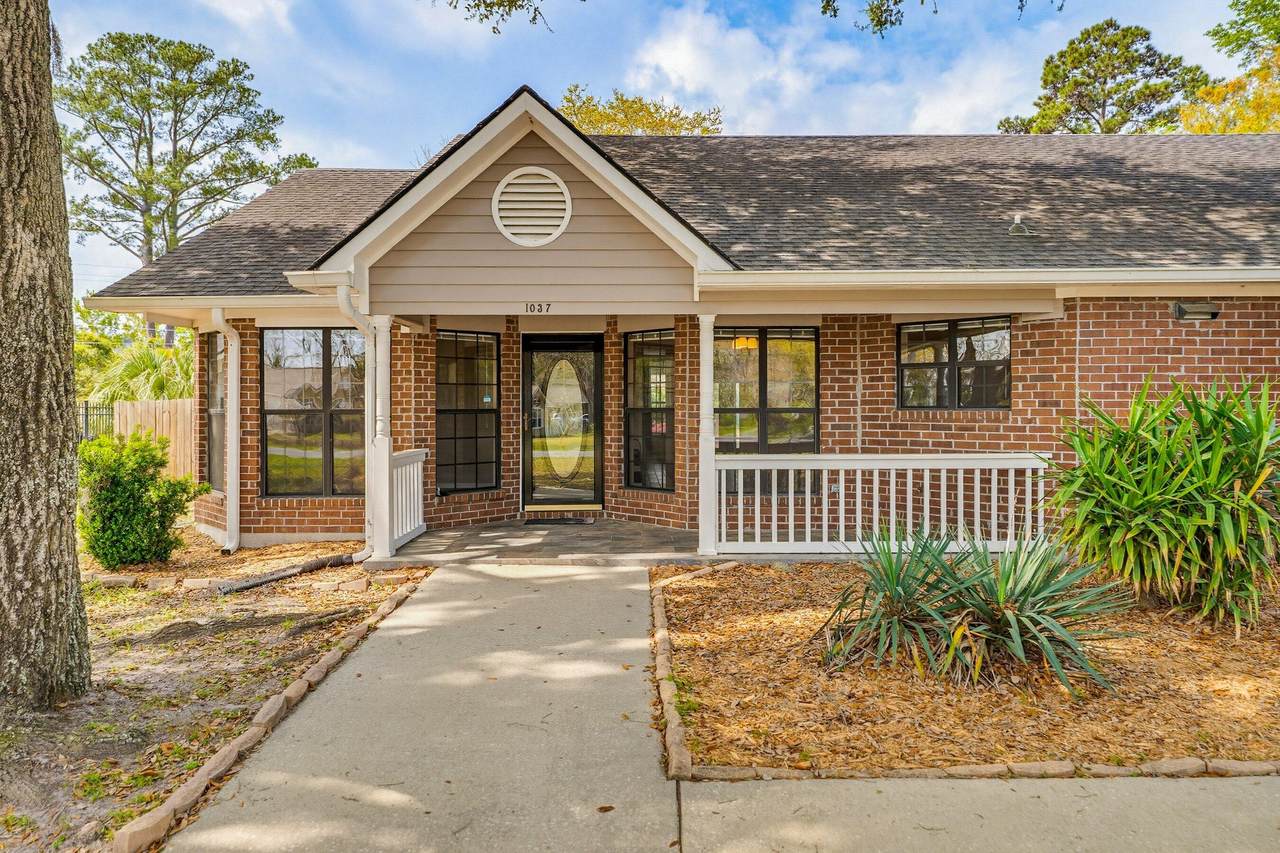 1037 Otter Circle - Photo 1