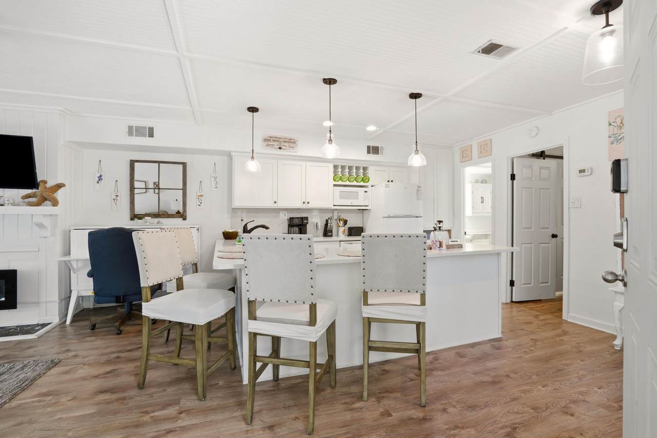 260 Driftwood Lane - Photo 1