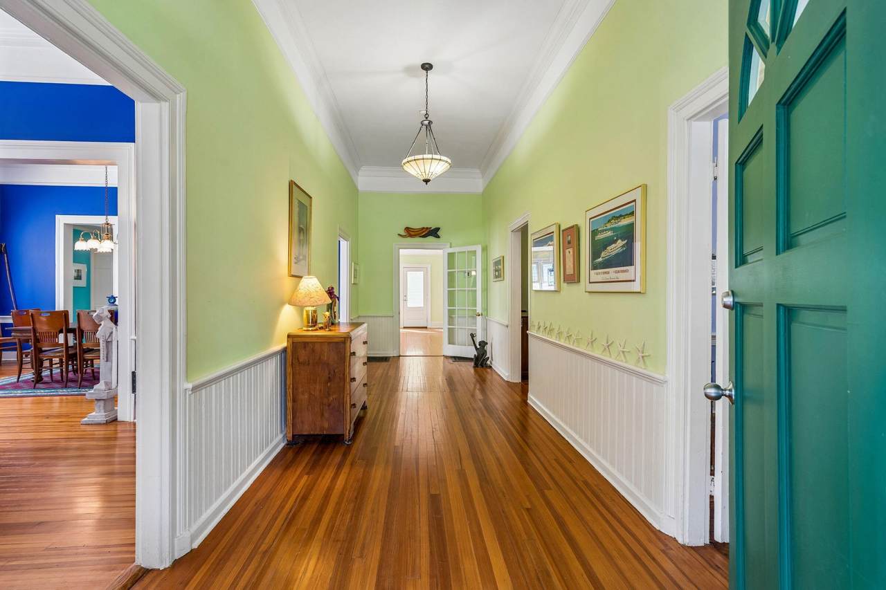 https://bt-photos.global.ssl.fastly.net/charleston/1280_boomver_2_26010623-2.jpg