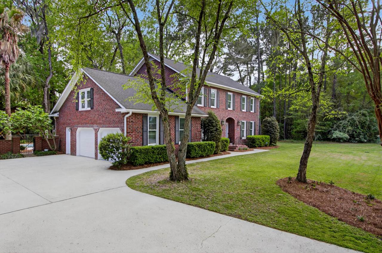 312 Shepard - Photo 1