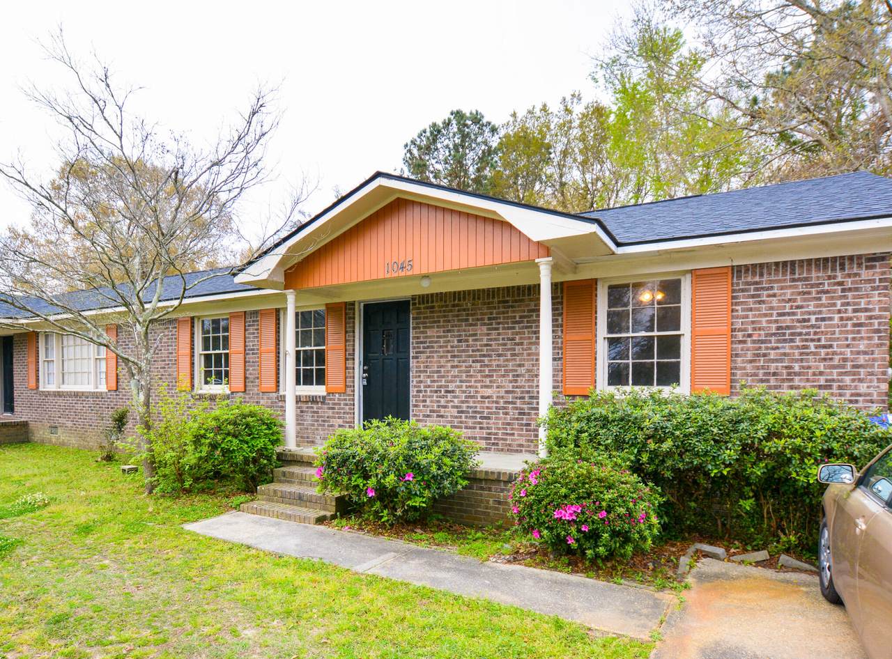 1045 Harborview Road - Photo 1