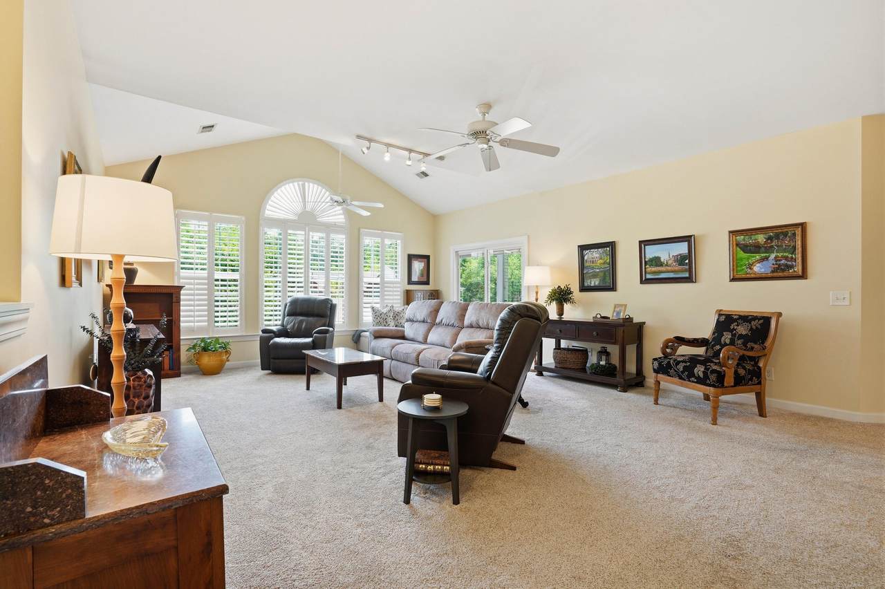 141 Golfview Lane - Photo 1