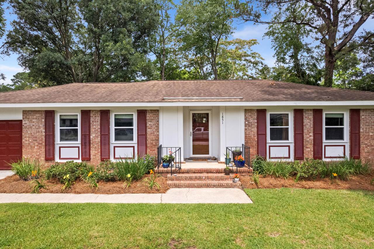 1851 Gippy Lane - Photo 1