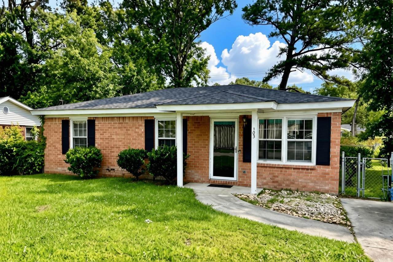 103 Dorchester Manor Boulevard - Photo 1