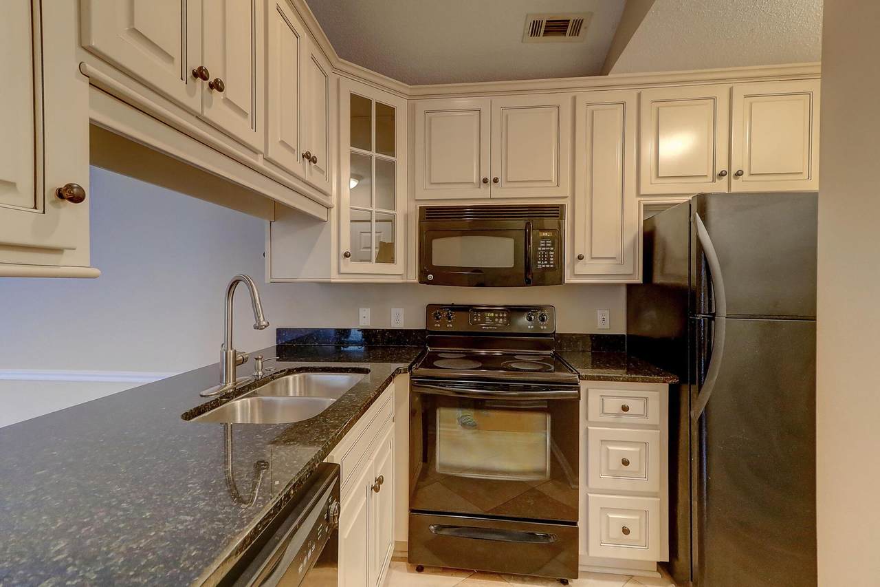 188 Midland Parkway - Photo 1