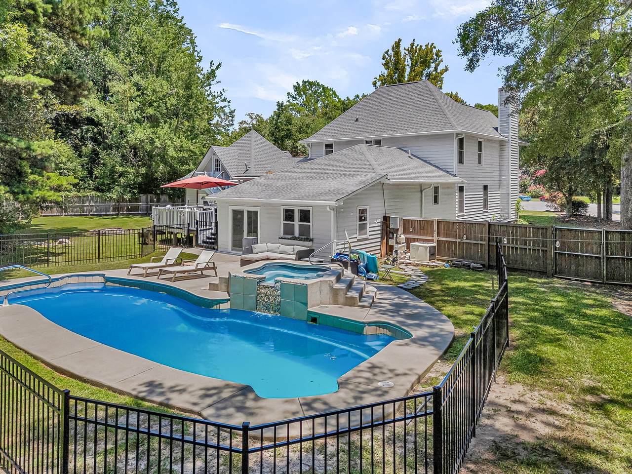 14 Brigadoon Place - Photo 1
