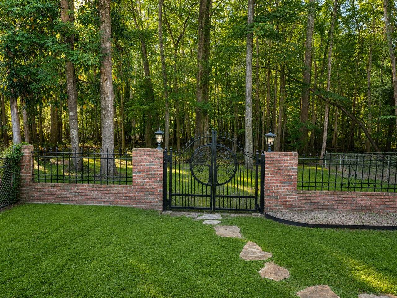 https://bt-photos.global.ssl.fastly.net/charleston/1280_boomver_2_26019641-2.jpg