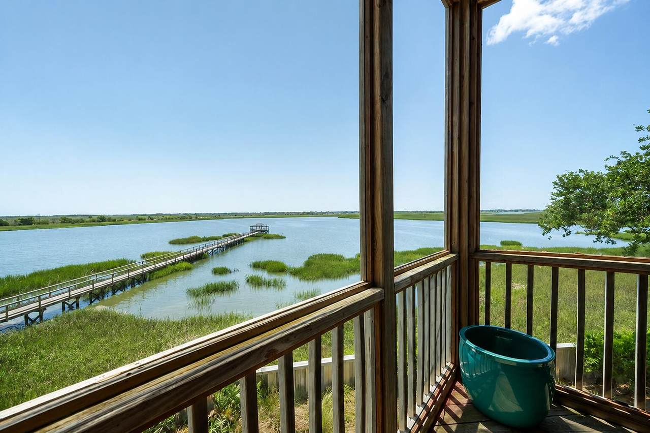 1551 Ben Sawyer Boulevard - Photo 1