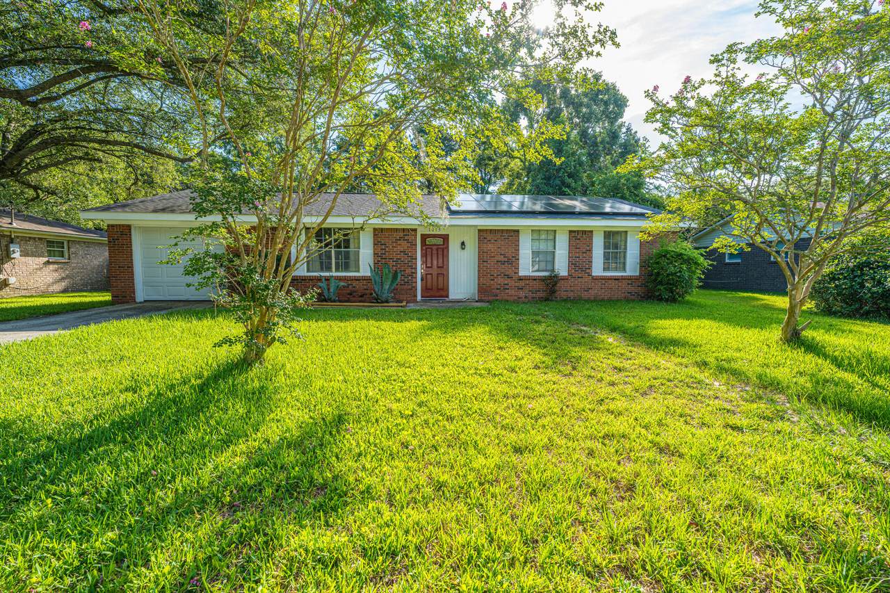 1015 Harrison Road - Photo 1