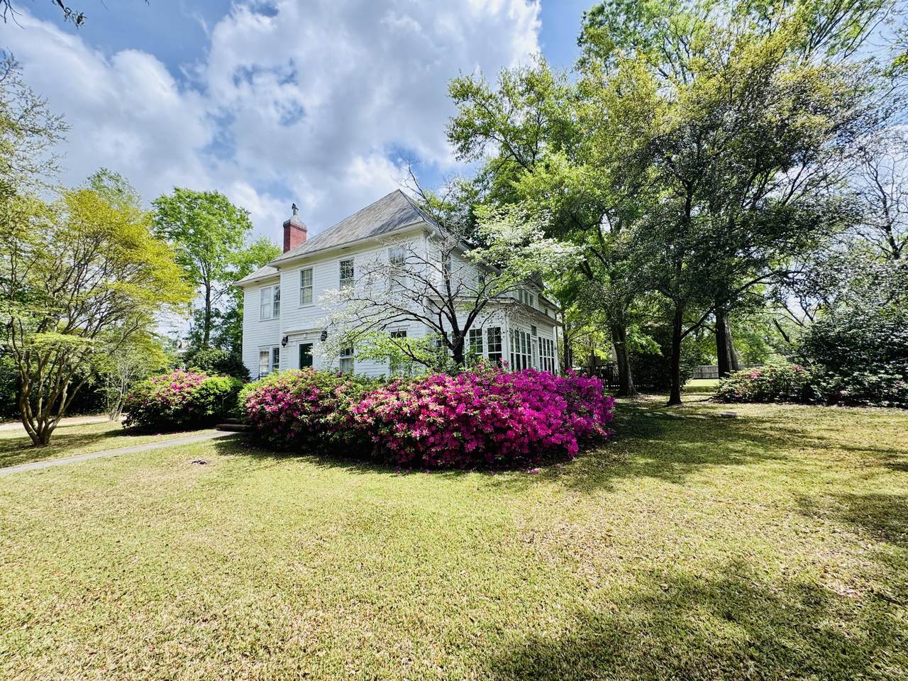https://bt-photos.global.ssl.fastly.net/charleston/1280_boomver_2_26021908-2.jpg