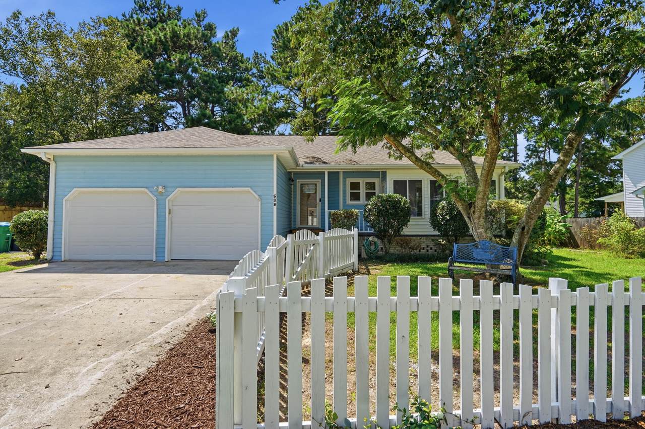608 Dolphin Drive - Photo 1