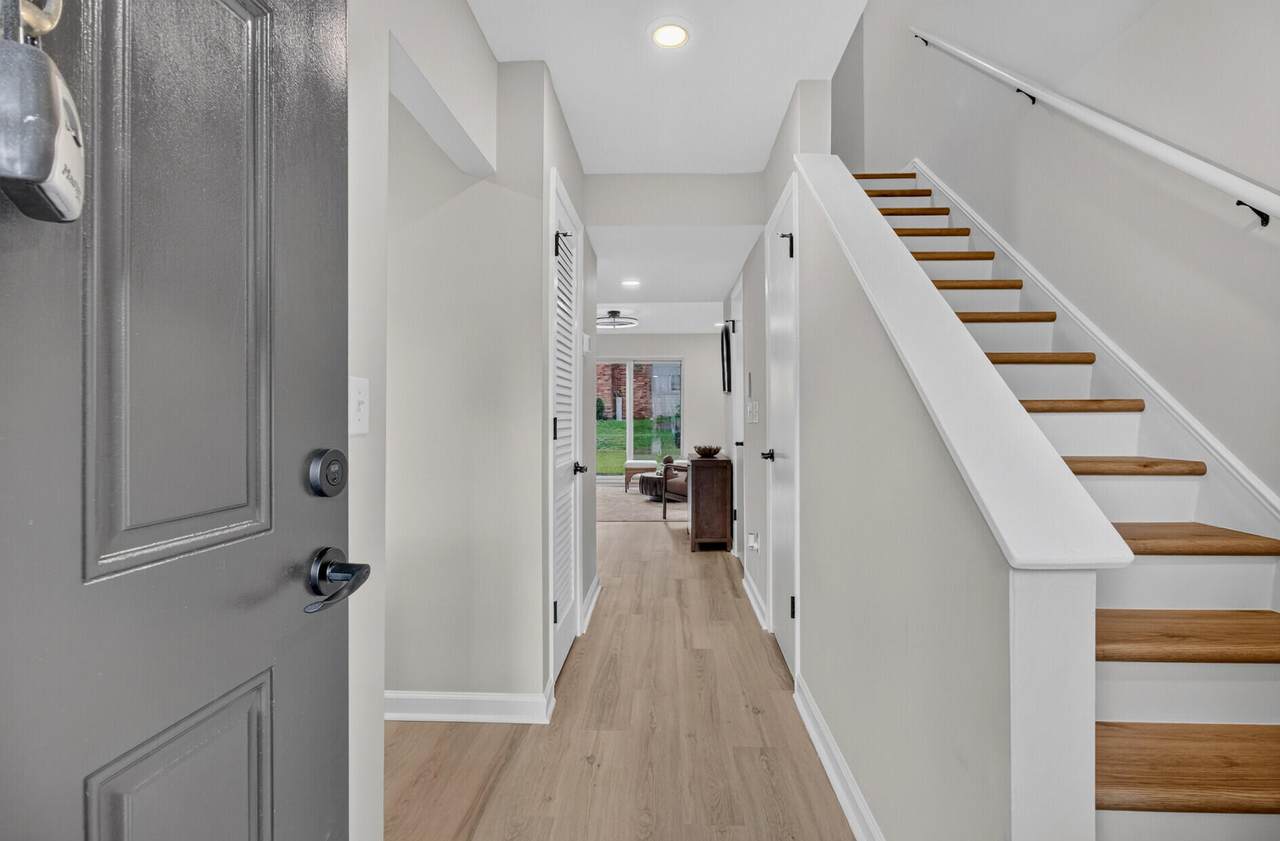 404 Andrea Lane - Photo 1