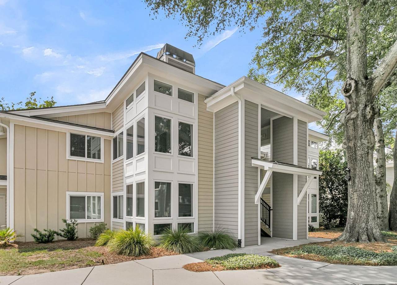 275 Alexandra Drive - Photo 1