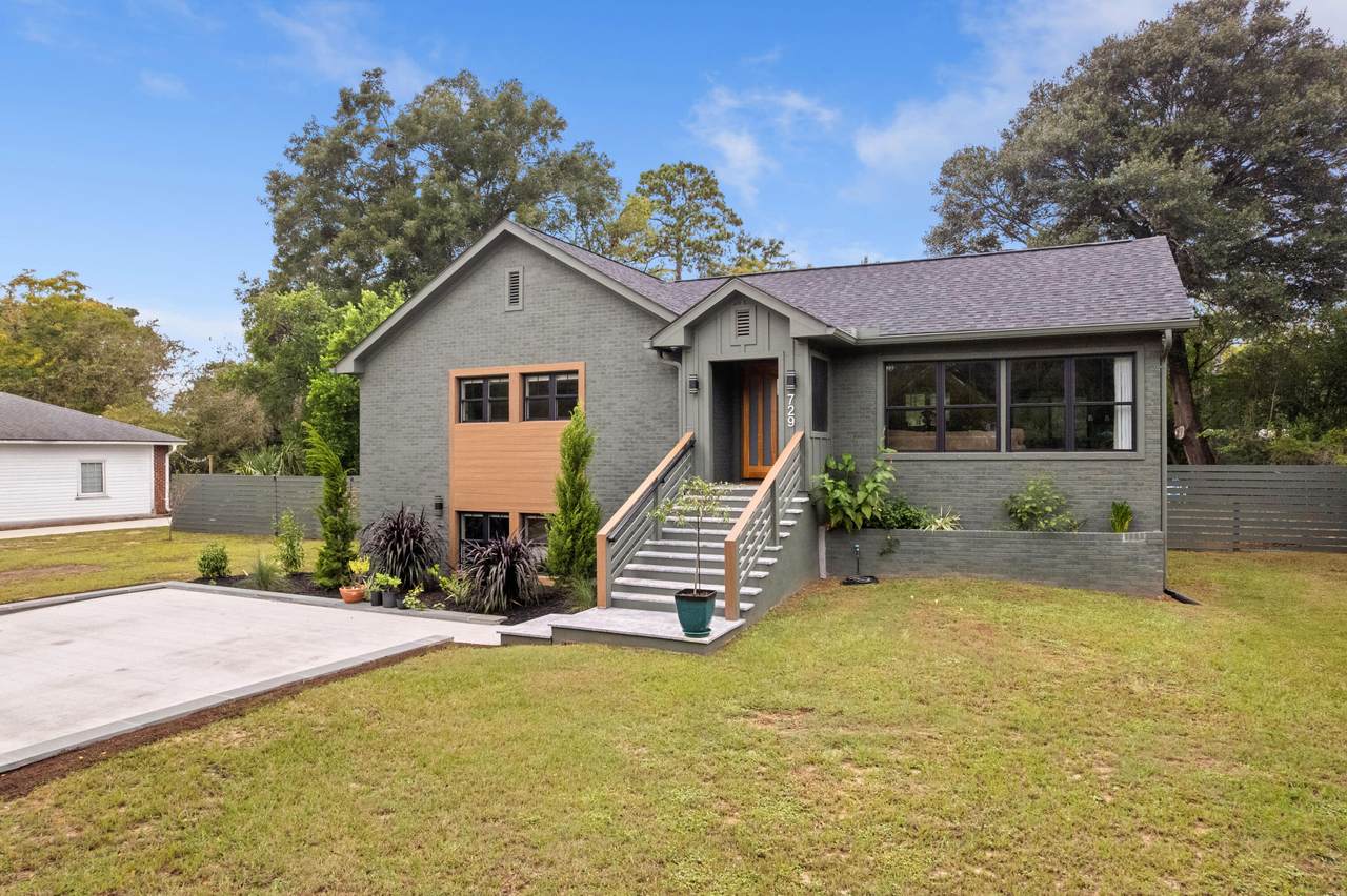 729 Fort Sumter Drive - Photo 1