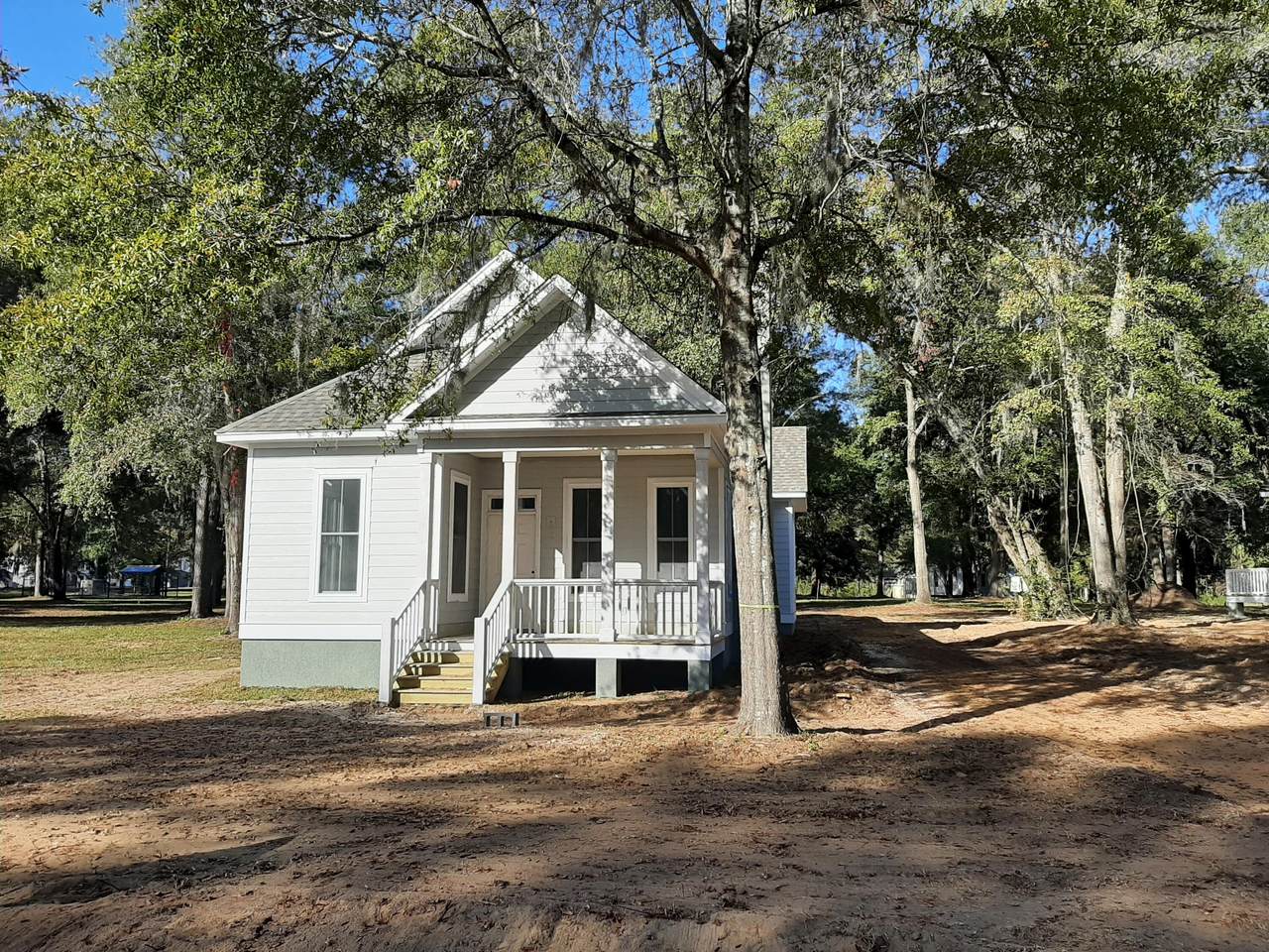1796 Gordon Road - Photo 1