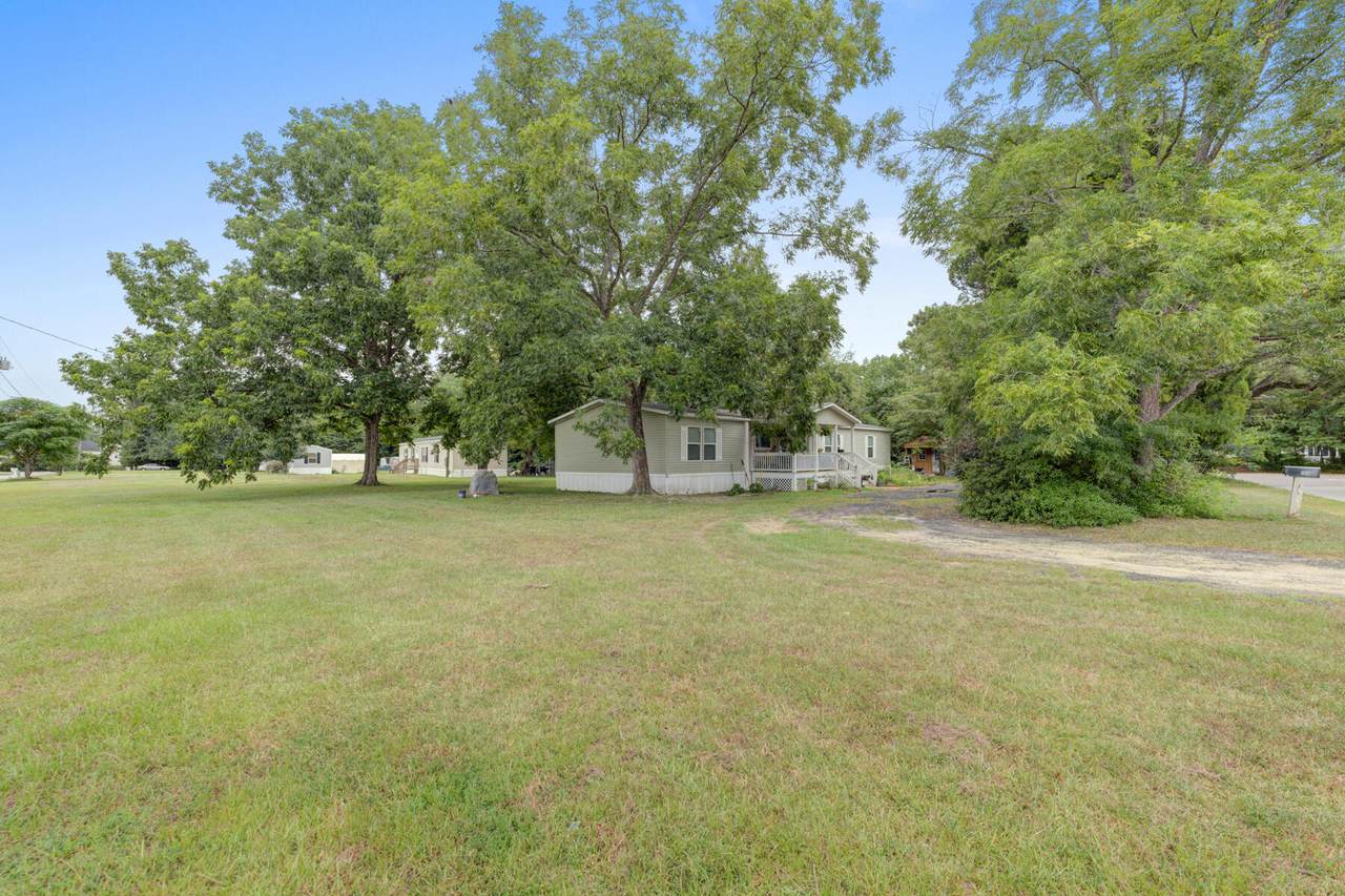 100 Twin Lakes Drive - Photo 1