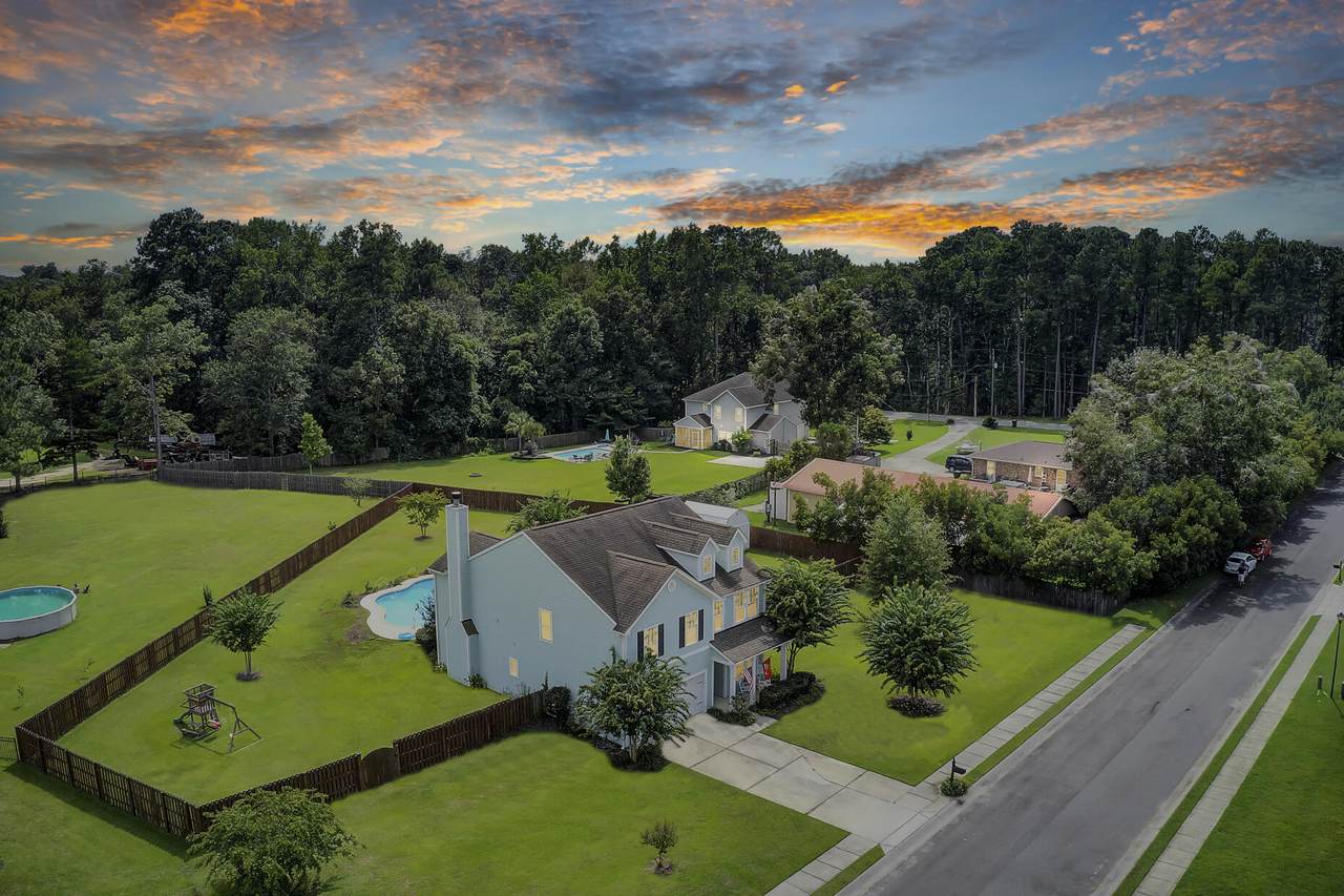 104 Scotland Drive - Photo 1