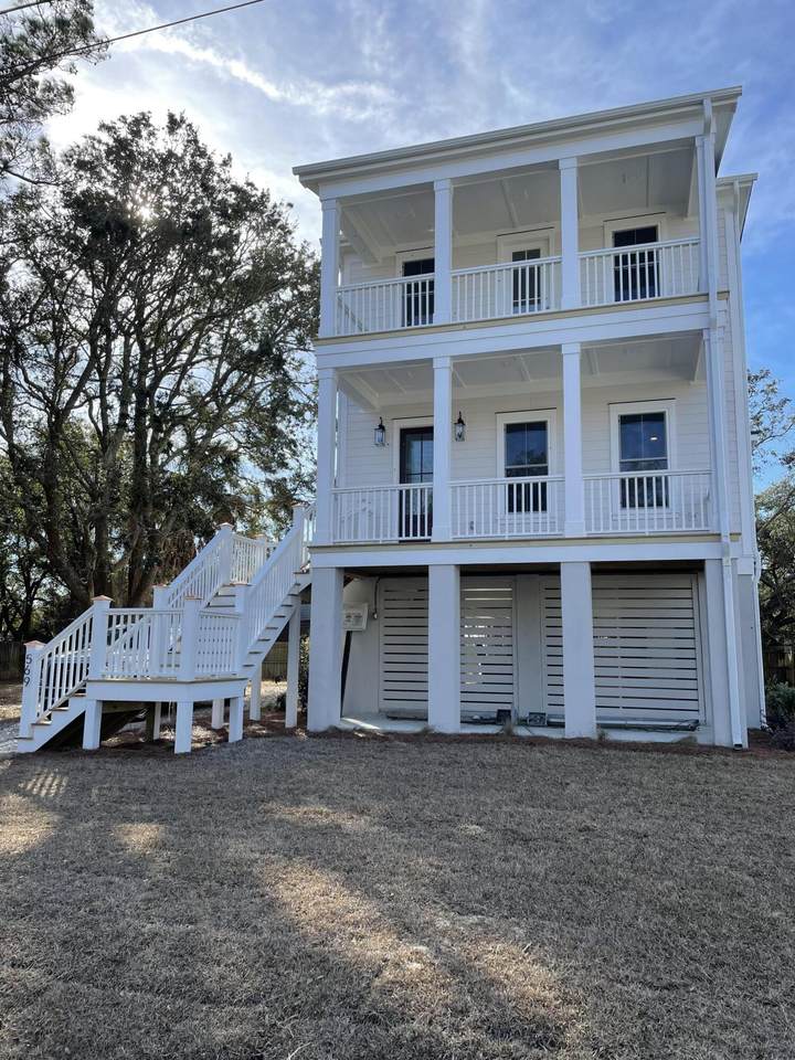 569 Lynne Avenue - Photo 1