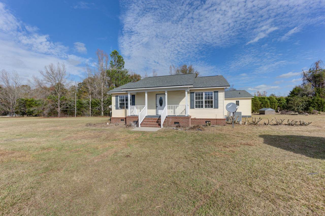 135 Green Acres Road - Photo 1