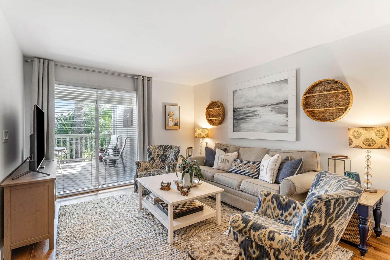 1637 Live Oak Park - Photo 1