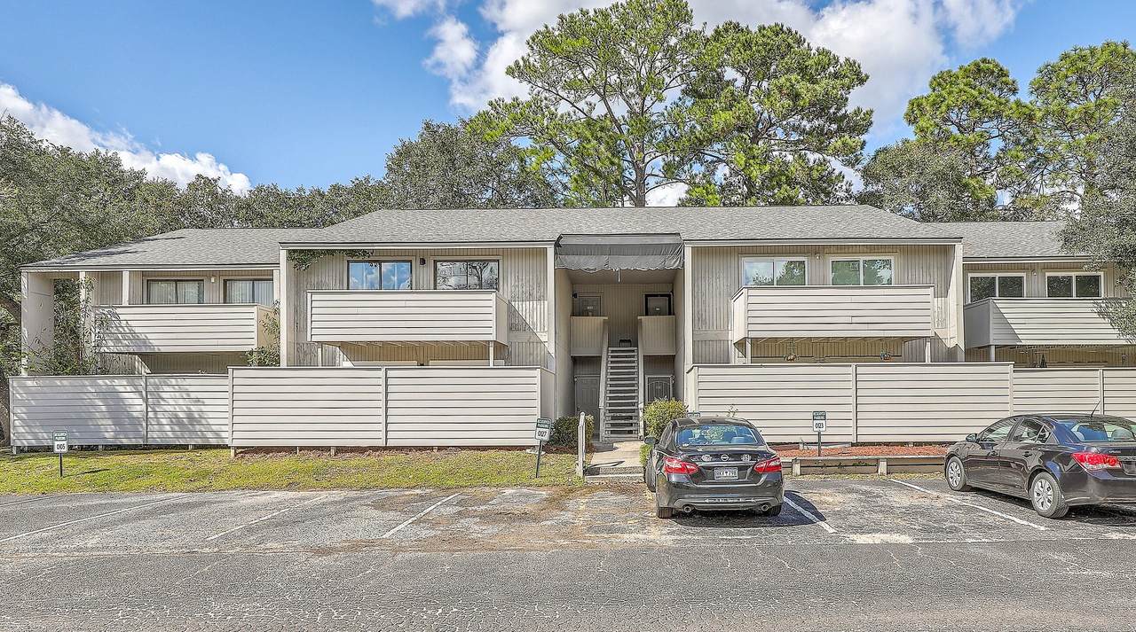 202 Greenmeadow Drive - Photo 1