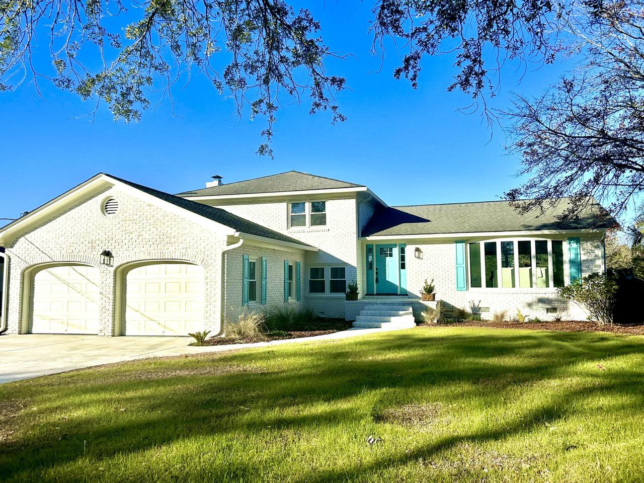 1894 Capri Drive - Photo 1