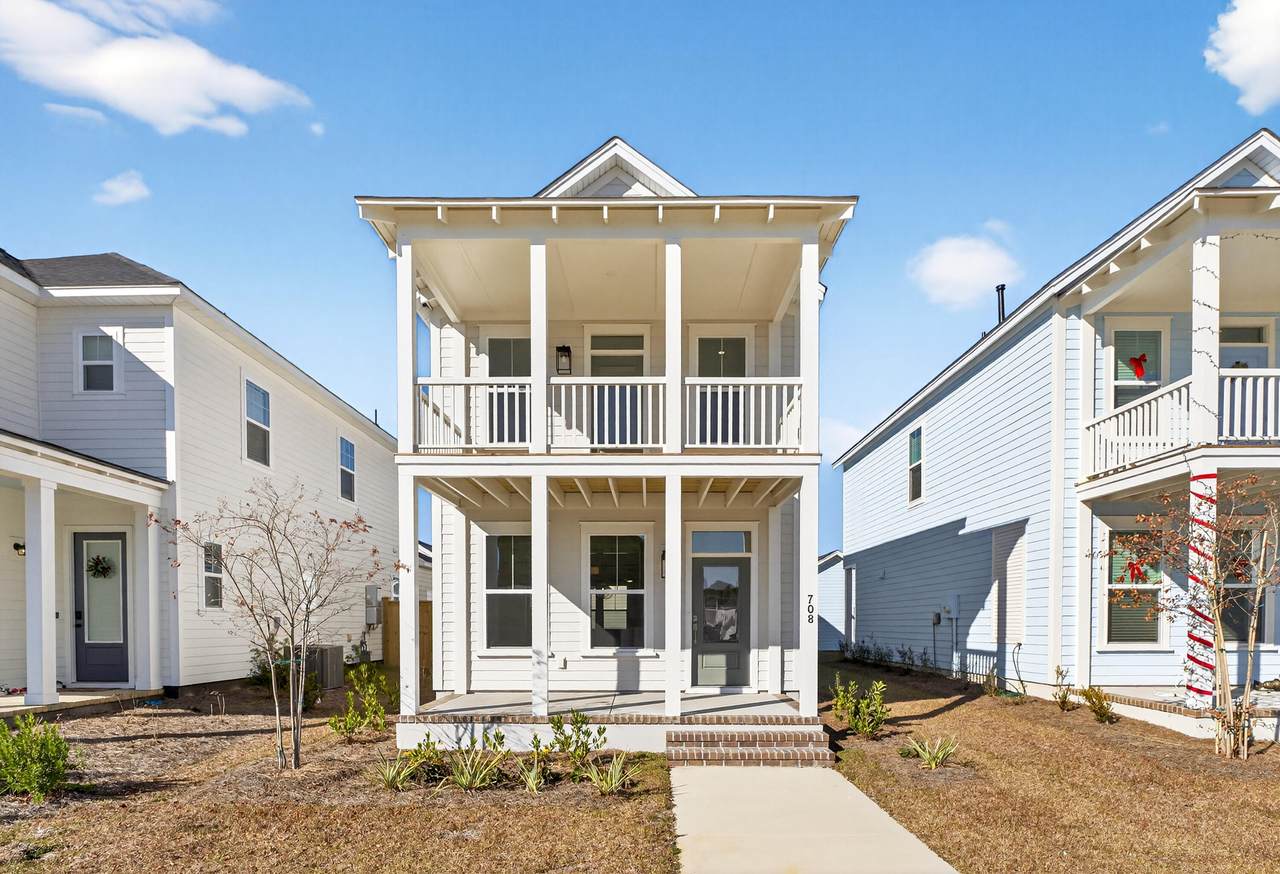 708 Rumbling Leaf Lane - Photo 1