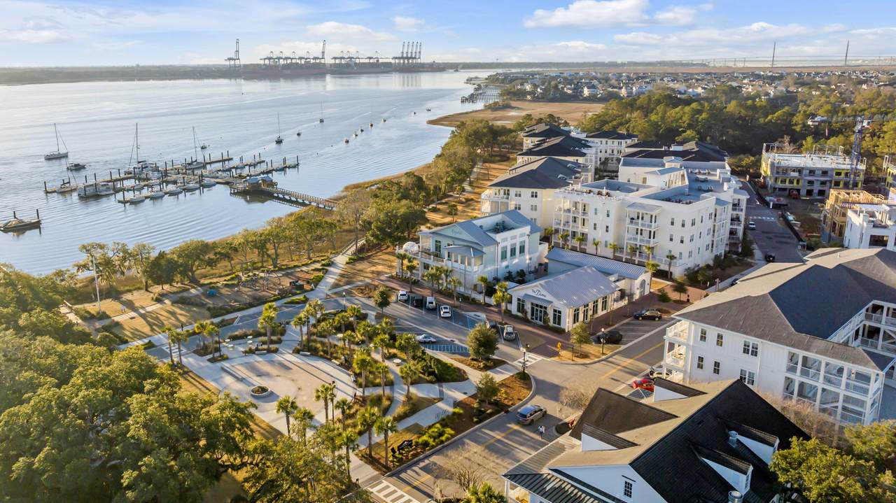 https://bt-photos.global.ssl.fastly.net/charleston/1280_boomver_3_25014476-2.jpg